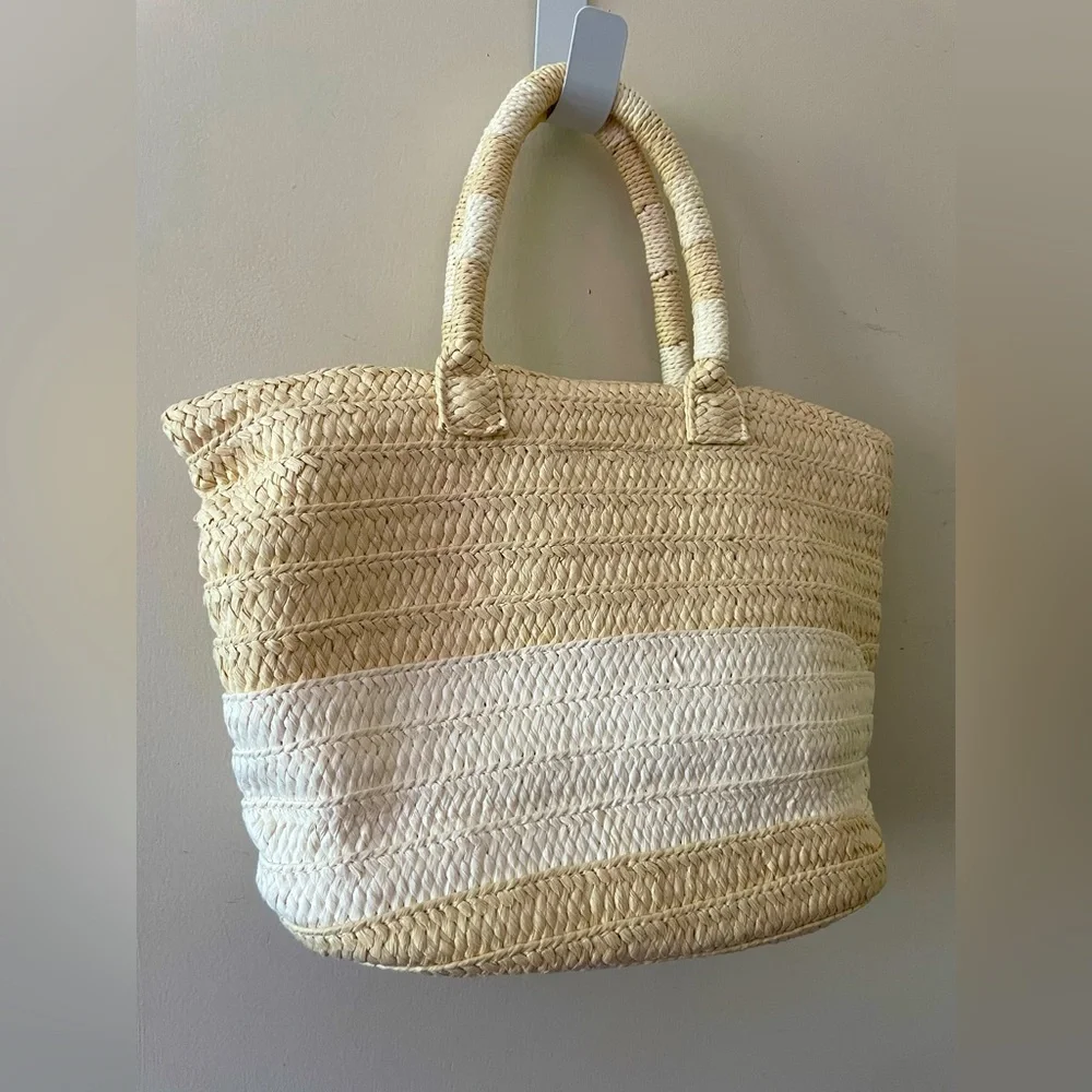 Like New Altru 100% Paper Straw Tote Bag - Picture 15 of 16